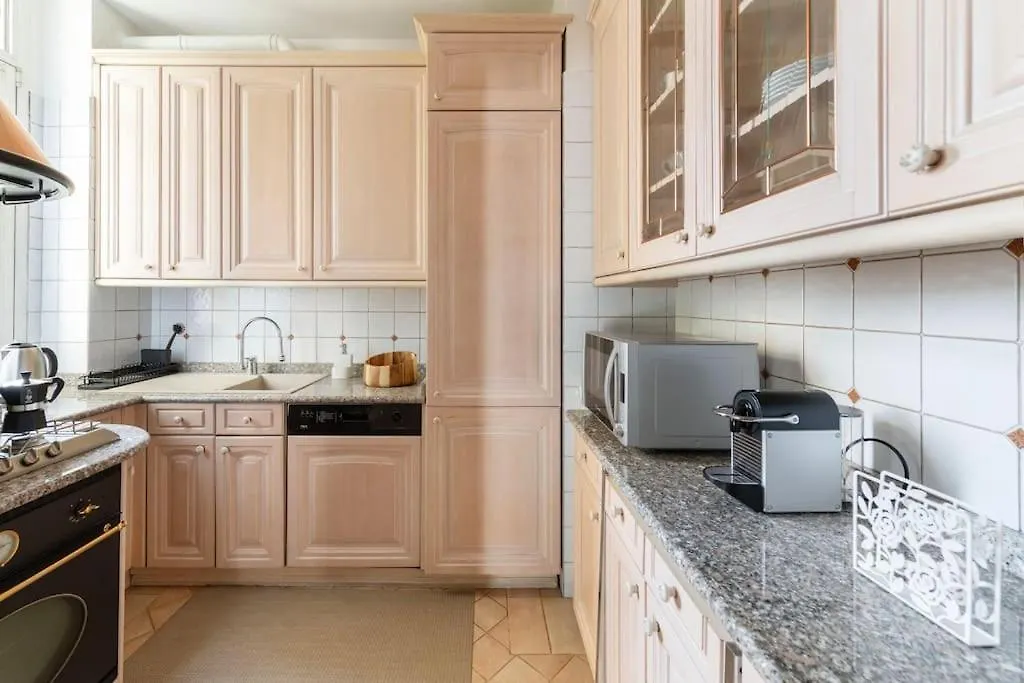 Milano Urban Oasis Home, 6 Guests, Great Location 0*, Milan