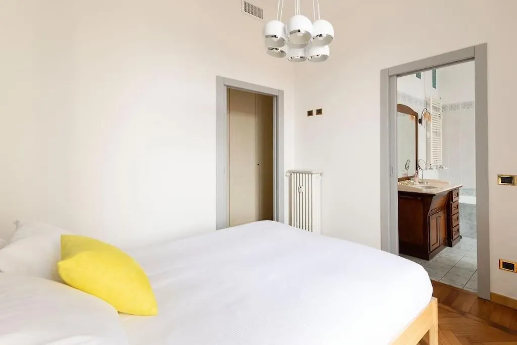 Milano Urban Oasis Home, 6 Guests, Great Location Milan