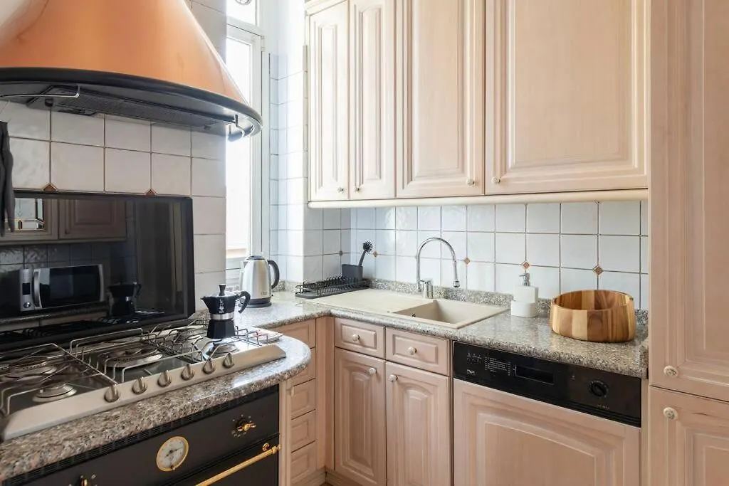 Milano Urban Oasis Home, 6 Guests, Great Location 0*, Milan